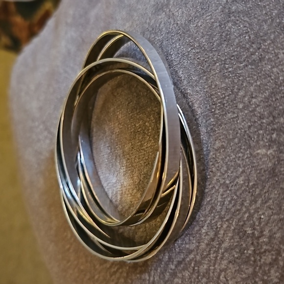 VTG Metal Interlocking Silvertone Castlecore Bangle Bracelet - Picture 2 of 4
